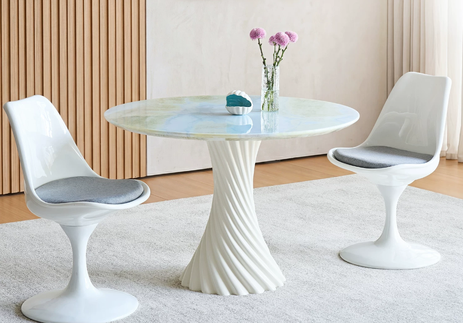MARE Dining Table